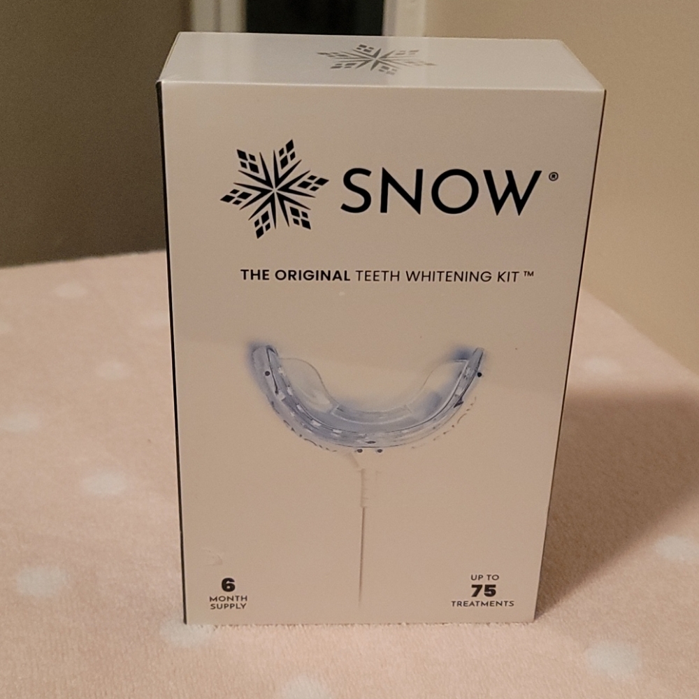Snow Teeth Whitening Kit. BNWT